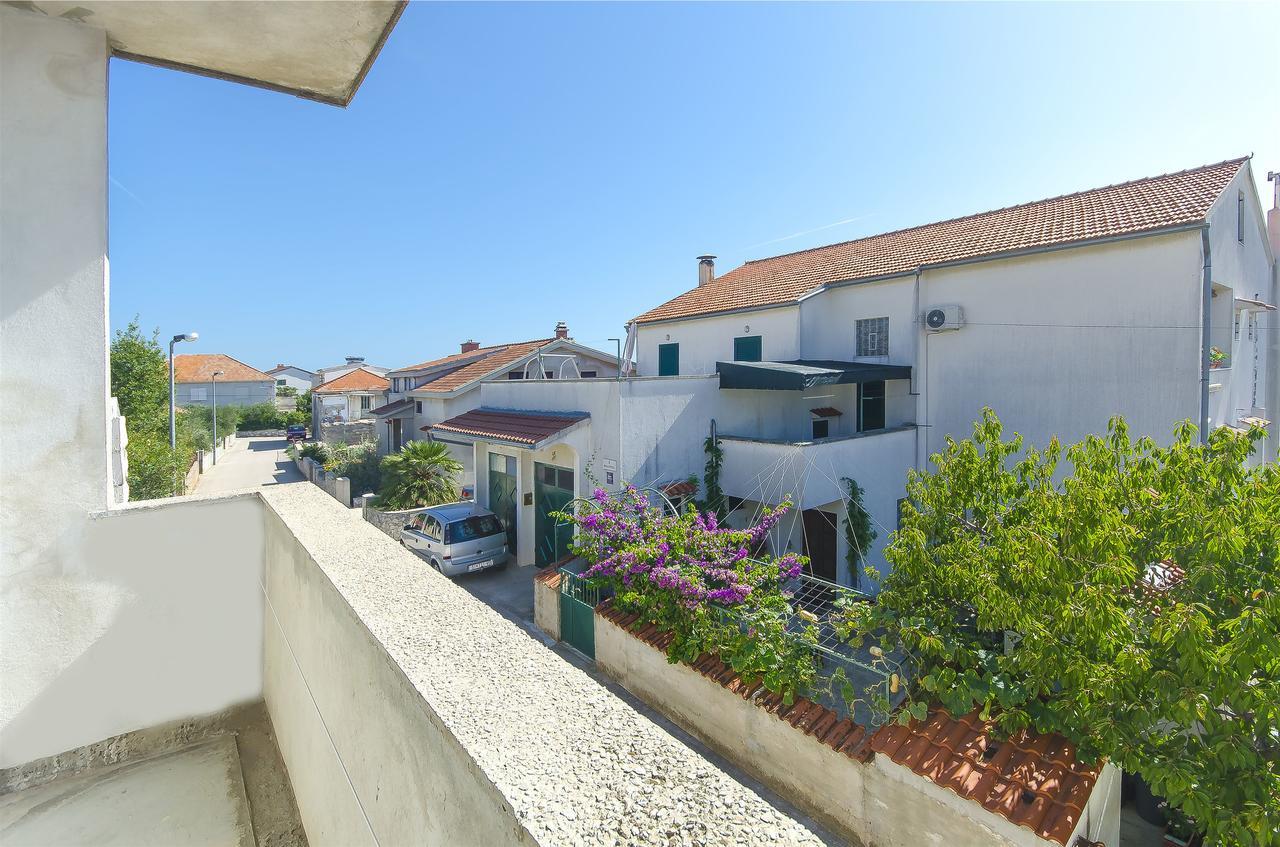 Apartment Niko Vodice Luaran gambar