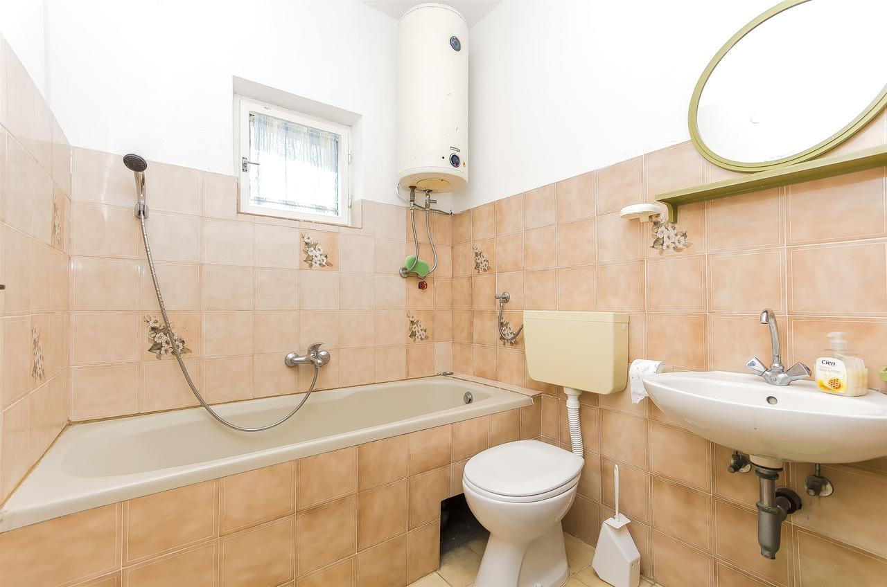 Apartment Niko Vodice Luaran gambar