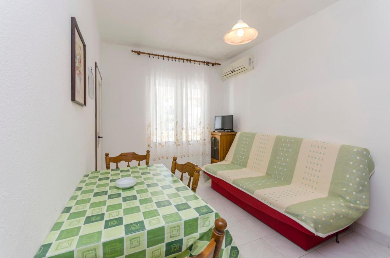 Apartment Niko Vodice Luaran gambar